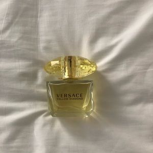 Versace yellow diamond perfume
